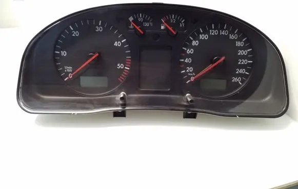 Volkswagen PASSAT B5 Speedometer (instrument cluster) 3B1919880G