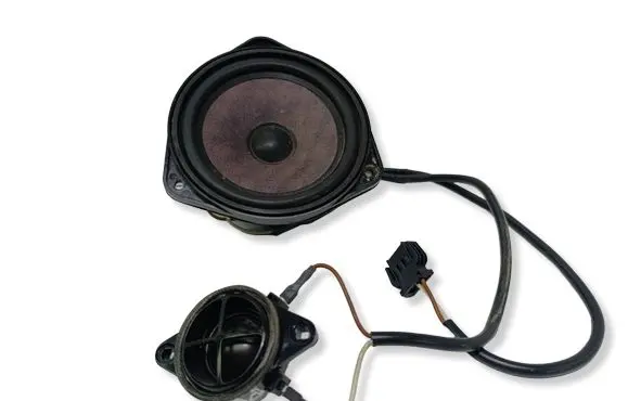 Audi A6 S6 C4 4A Front door speaker 49184101