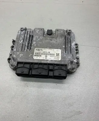 Ford Focus Engine control unit/module 8M5112A650LB 0281011701