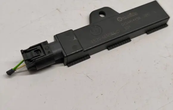 BMW X3 G01 Keyless system antenna 65206832066 6832066 023AA14458