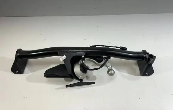 BMW X1 U11 Tow bar 10069418006
