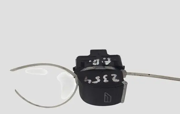 Ford Fiesta Electric window control switch 10108952