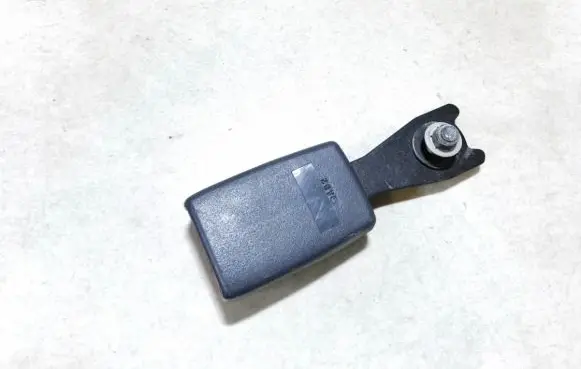 Mazda MPV Rear seatbelt buckle 