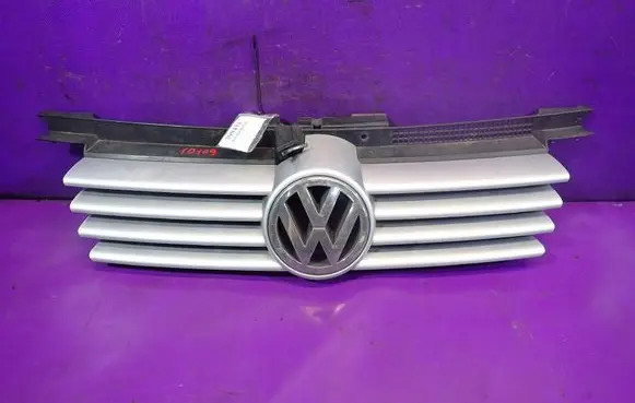 Volkswagen Bora Front grill 1J5853655C