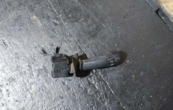 BMW 5 E39 Wiper control stalk 8352013