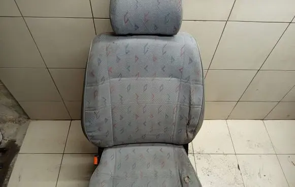 Volkswagen Transporter - Caravelle T4 Front driver seat 