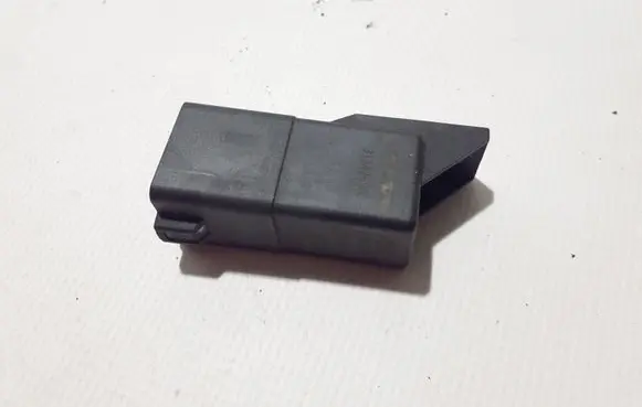 Volvo V60 Glow plug pre-heat relay 31342686