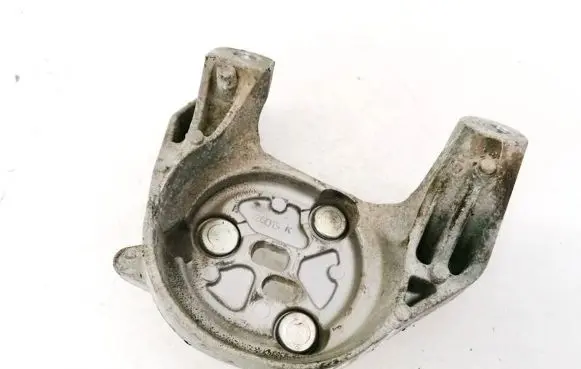 Volvo C30 Engine mounting bracket 326D15K