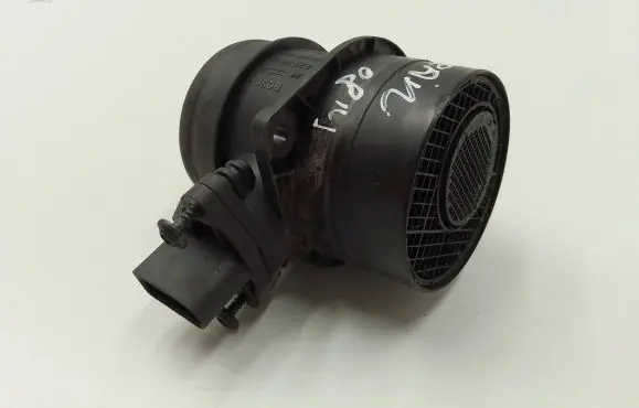 Volkswagen Touran I Mass air flow meter 074906461B 0281002461