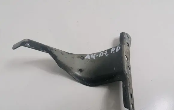 Audi A4 S4 B7 8E 8H Fender mounting bracket 8E0821136A