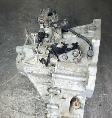 KIA Carnival Manual 5 speed gearbox 4300038050
