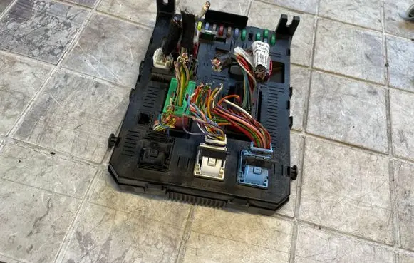 Citroen C5 Fuse module 21676031