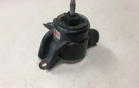 KIA Rio Engine mount bracket
