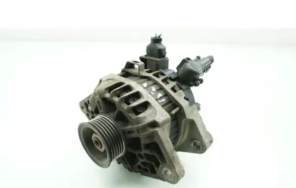 Hyundai i30 Generator/alternator 37300-2B101