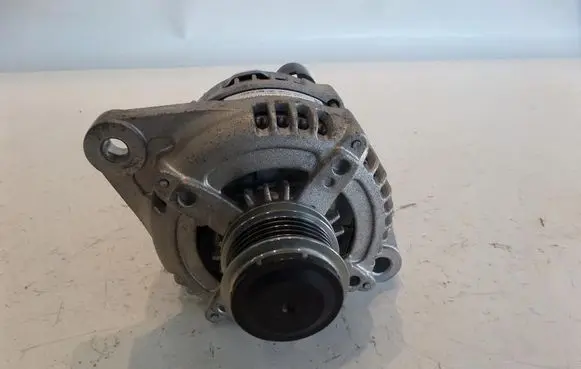 Fiat 500X Generator/alternator 51884239