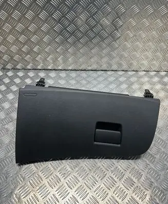 Opel Insignia B Glove box 39097522 4122500000000J