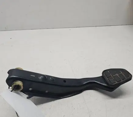 Volkswagen Golf III Brake pedal 1H1721141