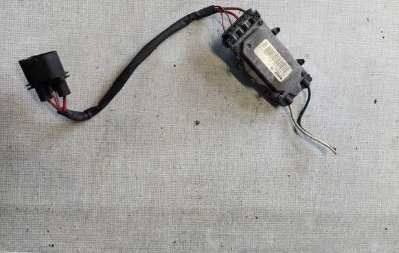 Coolant fan relay