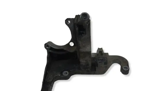 Volvo C30 Engine mounting bracket AV6Q9B470BA