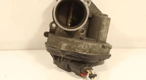 Ford Focus Throttle body valve VR2S6U9E927FC