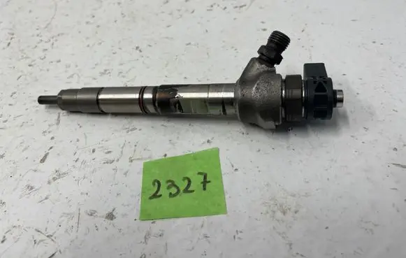 Volkswagen Golf VII Fuel injector 04L130277a