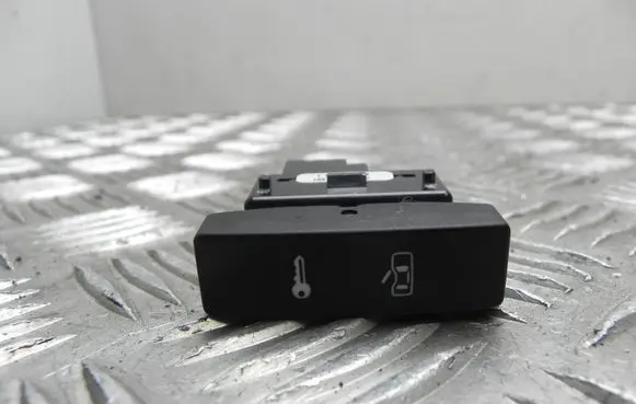 Volkswagen Touareg I Central locking switch button 7L6962125 T8950