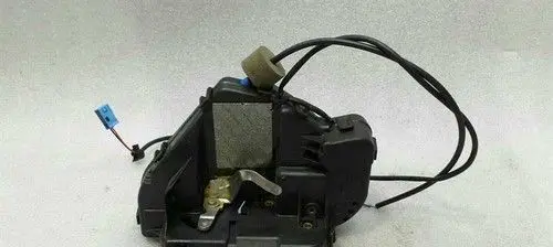 Mercedes-Benz CLS C219 Coupe door lock (next to the handle) A2197300435