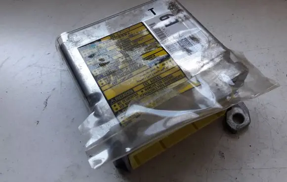 Toyota Prius (XW20) Airbag control unit/module 8917047390