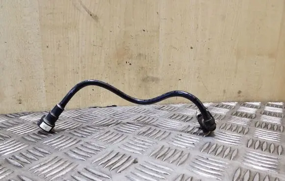 Ford Focus Fuel line/pipe/hose AV619A322AA