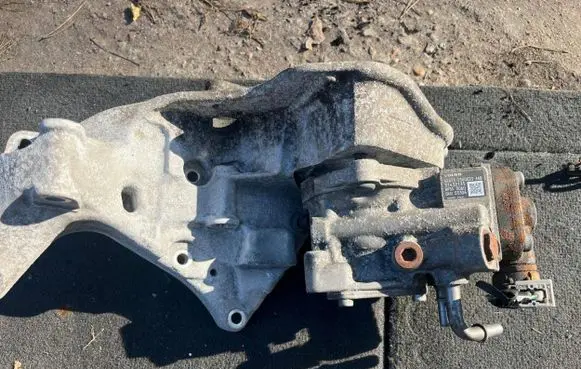 Volvo XC60 Fuel injection high pressure pump 31432135