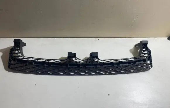 Volkswagen PASSAT B7 Front bumper mounting bracket 3AA807571