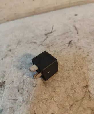 BMW 5 E60 E61 Other relay 6901469