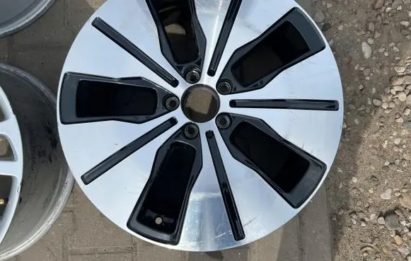 Mercedes-Benz EQC R19 alloy rim 