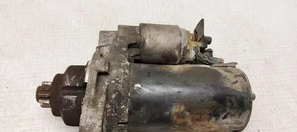 Volkswagen Polo IV 9N3 Starter motor