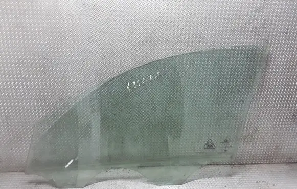 KIA Ceed Front door window glass four-door