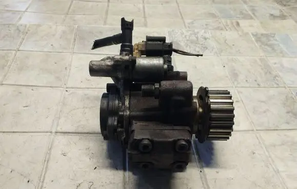 Peugeot 5008 Fuel injection high pressure pump A2C53381555 5WS40894 9672605380