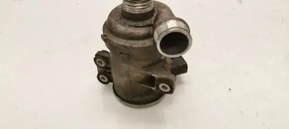 BMW X4 F26 Water pump 862509701