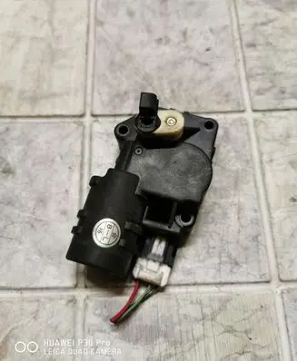 Subaru Legacy Tailgate boot lock/latch motor 