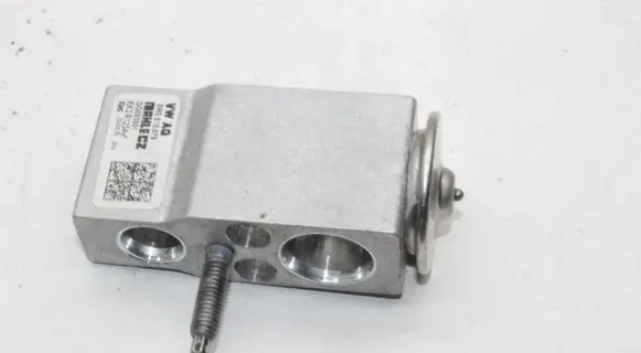 Audi A7 S7 4K8 Air conditioning (A/C) expansion valve 8W0816679