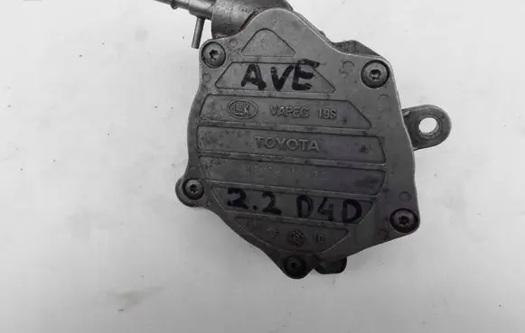 Toyota Avensis T270 Vacuum pump 82740