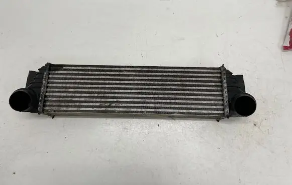 BMW 5 F10 F11 Intercooler radiator 7805629
