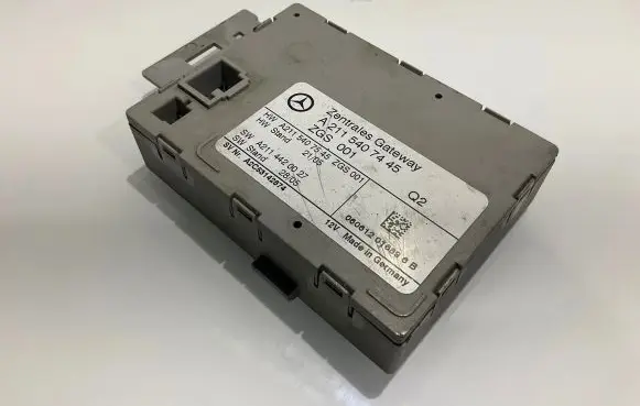 Mercedes-Benz E W211 Gateway control module A2115407545 A2115407445 A2114420027