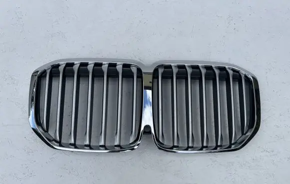 BMW X7 G07 Front bumper upper radiator grill 8094566