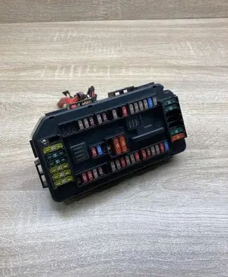 BMW 3 F30 F35 F31 Fuse module 9224879