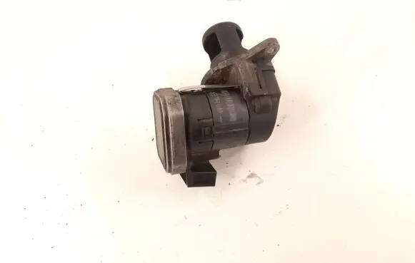 Mercedes-Benz C W204 EGR valve 6461401760 6461402360