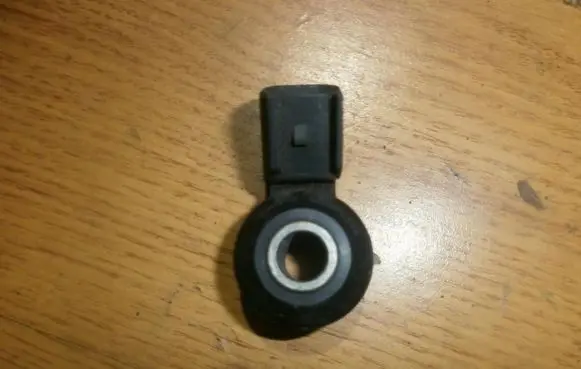 Ford Mondeo Mk III Detonation knock sensor 1n1a12a699aa