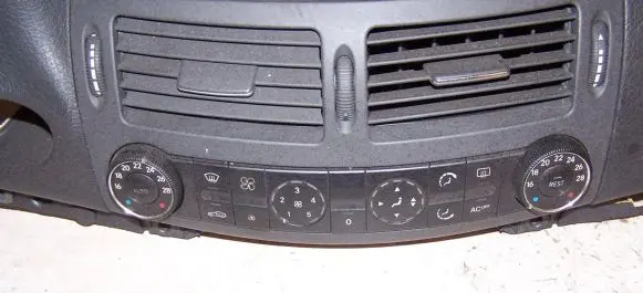 Mercedes-Benz E W211 Climate control unit A2118300385
