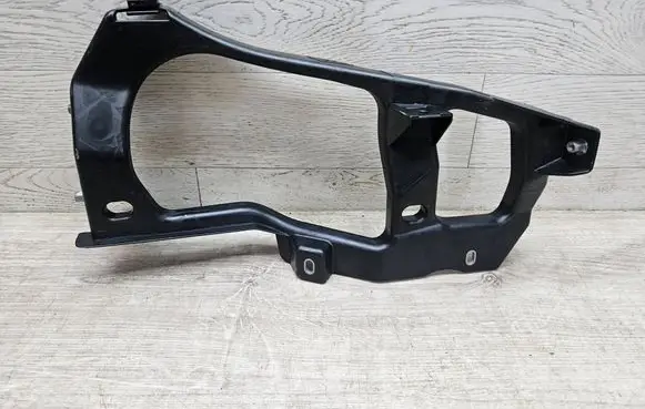 Volkswagen Touareg II Headlight/headlamp mounting bracket 7P6806510