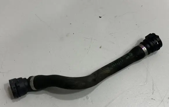 BMW 5 G30 G31 Engine coolant pipe/hose 9321609