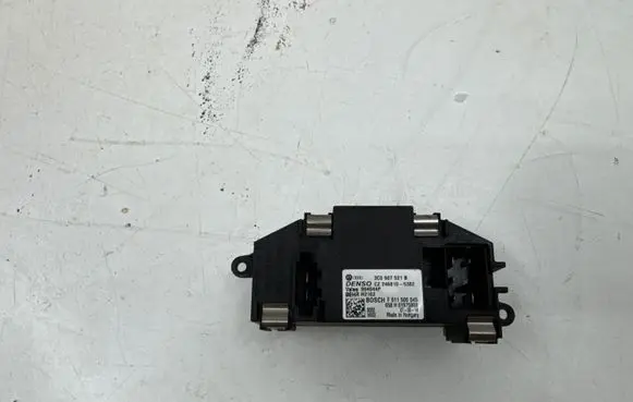 Volkswagen PASSAT B6 Heater blower motor/fan resistor 3C0907521B